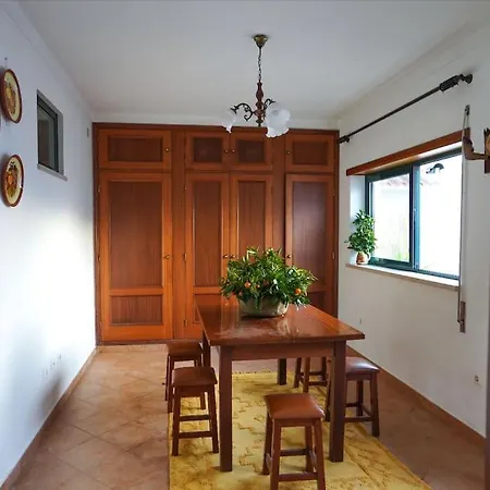 Casa Refugio Com Patio Interior Alcobaça