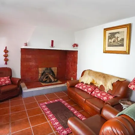 Casa Refugio Com Patio Interior * Alcobaça