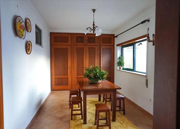 Casa Refugio Com Patio Interior Alcobaça